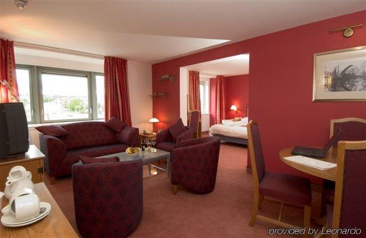 Holiday Inn Aberdeen - Exhibition Centre Room photo